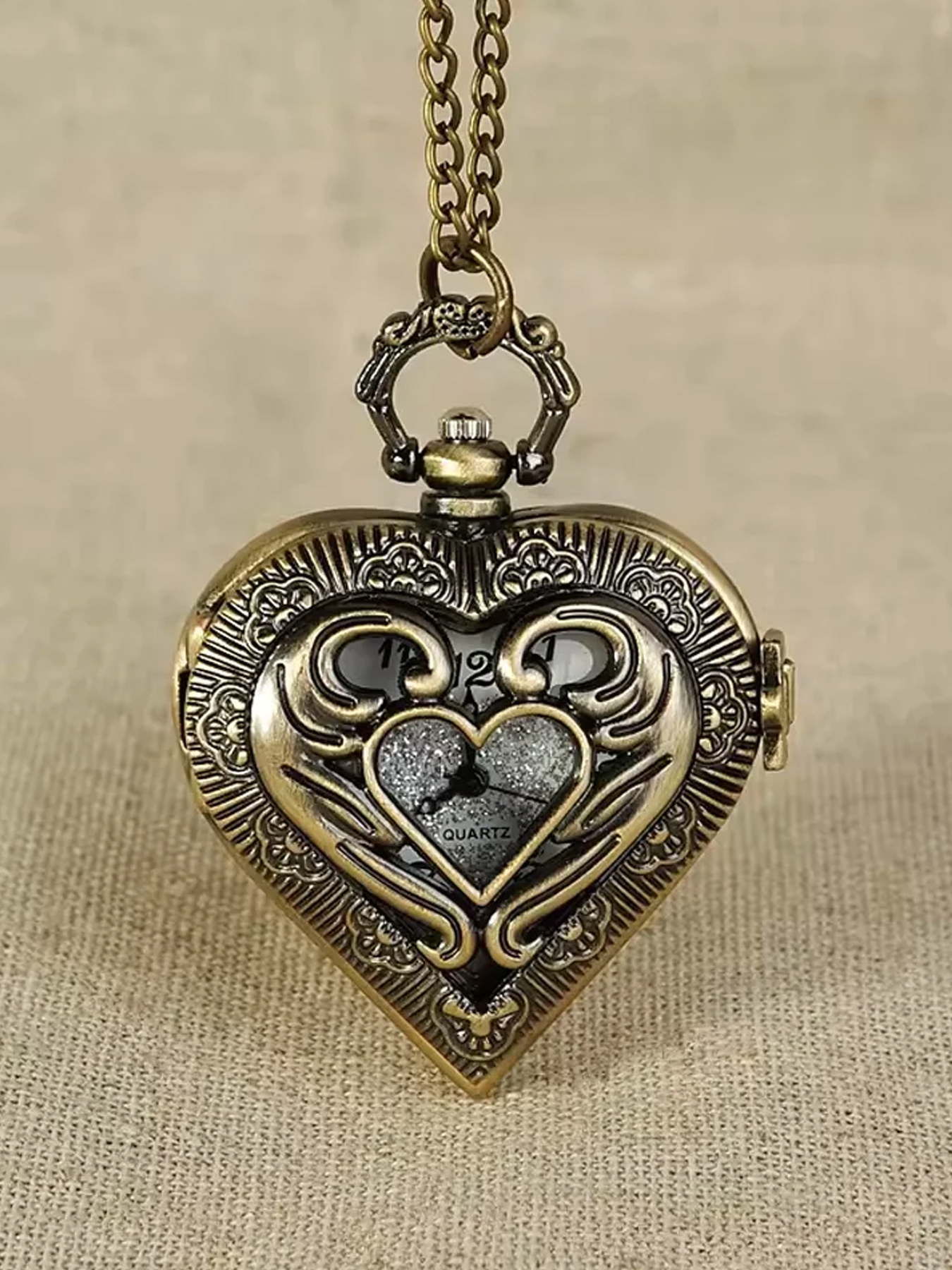 Vintage Digital Watch - Vintage hollowed out heart-shaped pocket watch